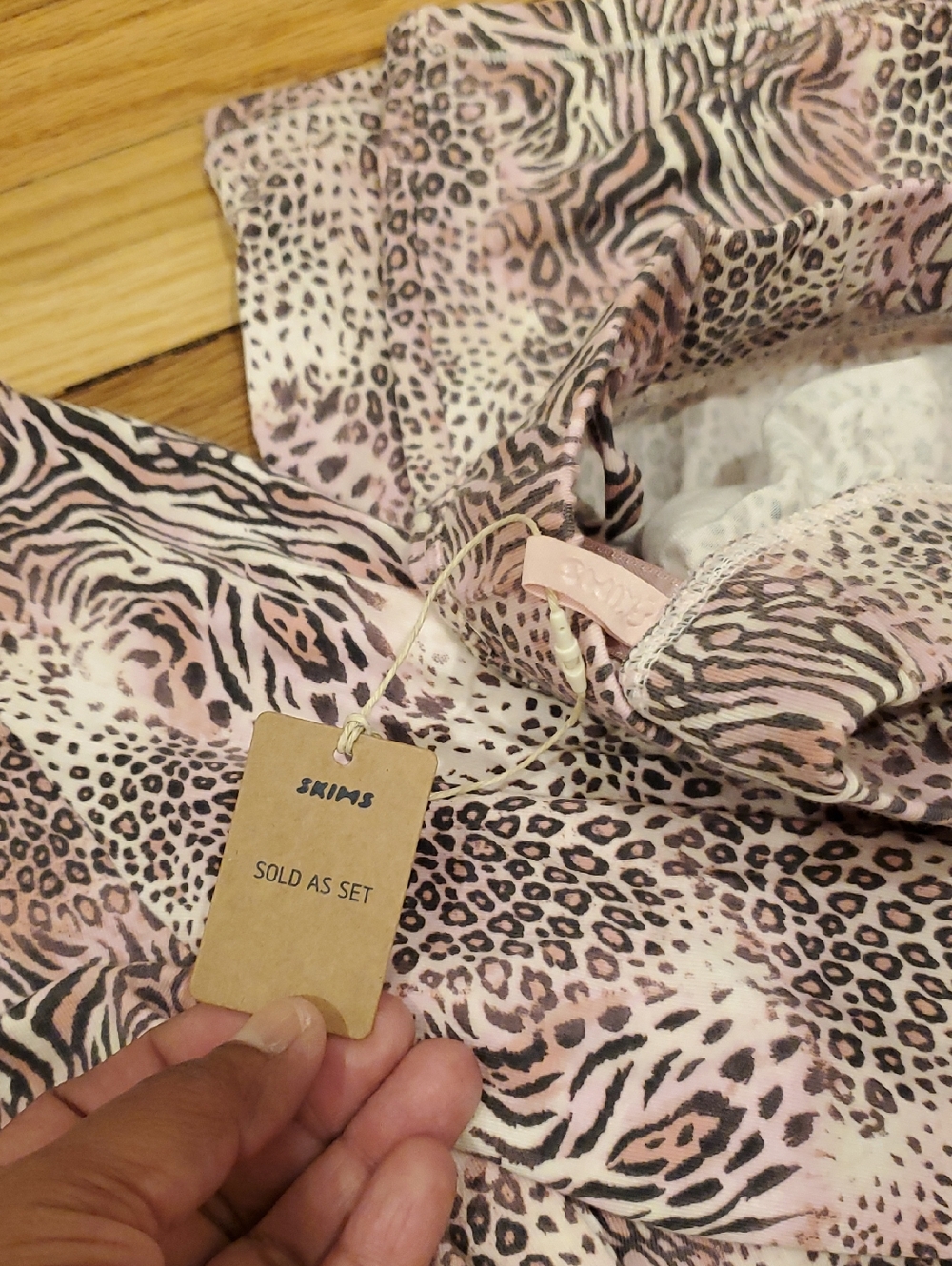 SKIMS Pink Patterned Long Sleeve Pajama Set - Picture 5 of 5